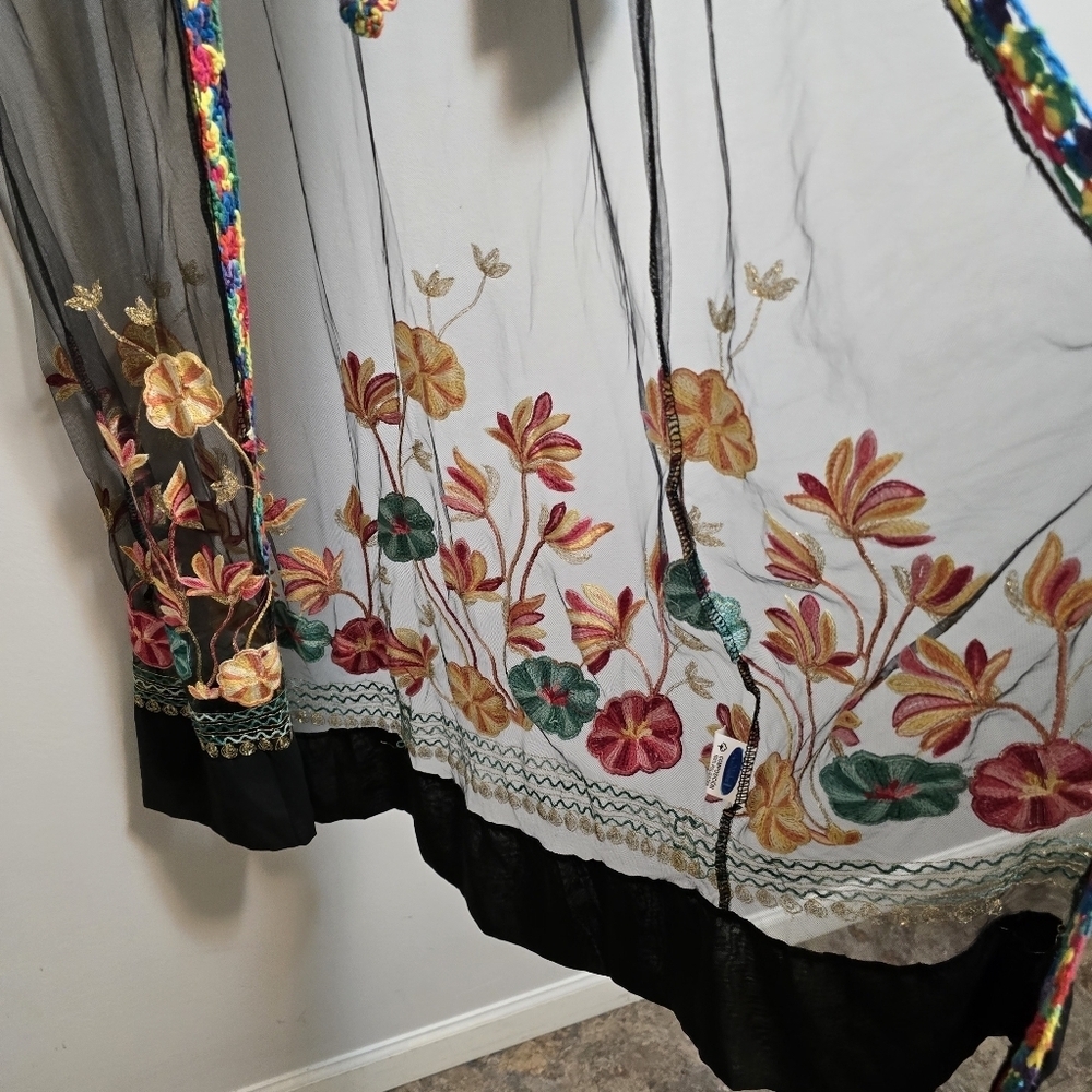 Mesh Floral Embroidered Long Sleeves Sheer Kimono - Picture 6 of 12
